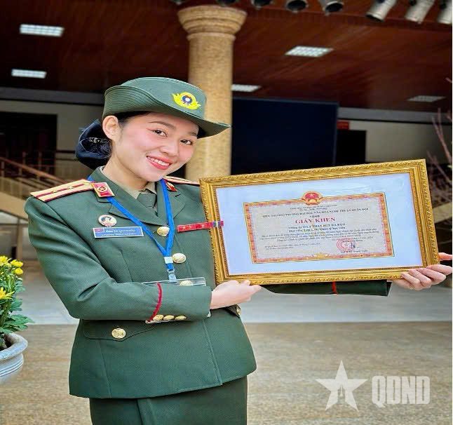 Những bước nhảy của học viên Lào nơi giảng đường nghệ thuật Quân đội